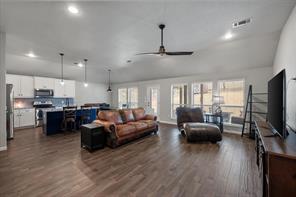 8928 Holt Street - Photo 4