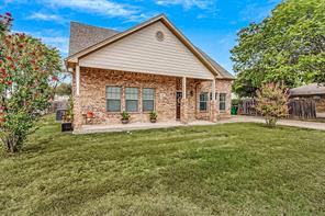 105 Water Lane - Photo 2