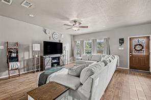 105 Water Lane - Photo 4