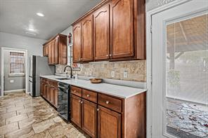 105 Water Lane - Photo 8