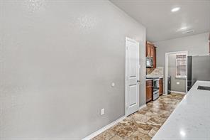 105 Water Lane - Photo 9