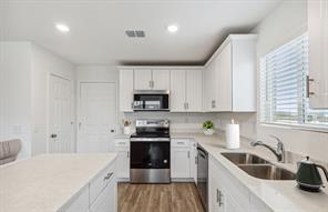 2450 Arbutus Drive - Photo 4