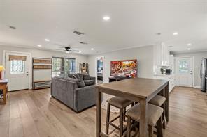 111 N Morgan Street W - Photo 7