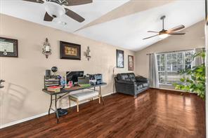 1217 Elm Court - Photo 10