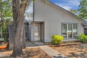 1217 Elm Court - Photo 2