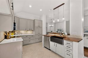 1017 Sun Ridge Drive - Photo 5