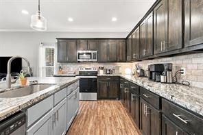 1302 Bagby Avenue - Photo 10