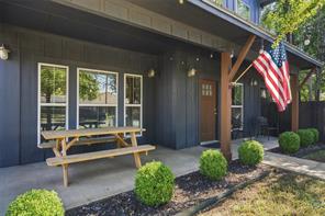 1302 Bagby Avenue - Photo 3